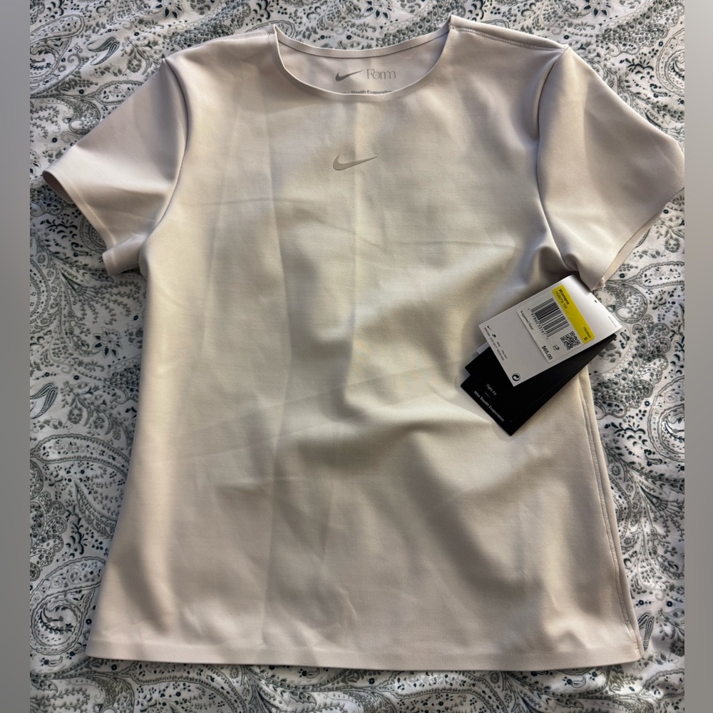 Nike Form Cream Stealth Evaporation Tee